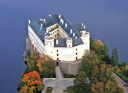 Zamek Orlik nad Wełtawą w Czechach